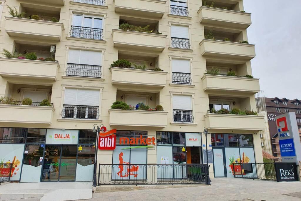 Luxury Green Apartment Pristina Exterior foto