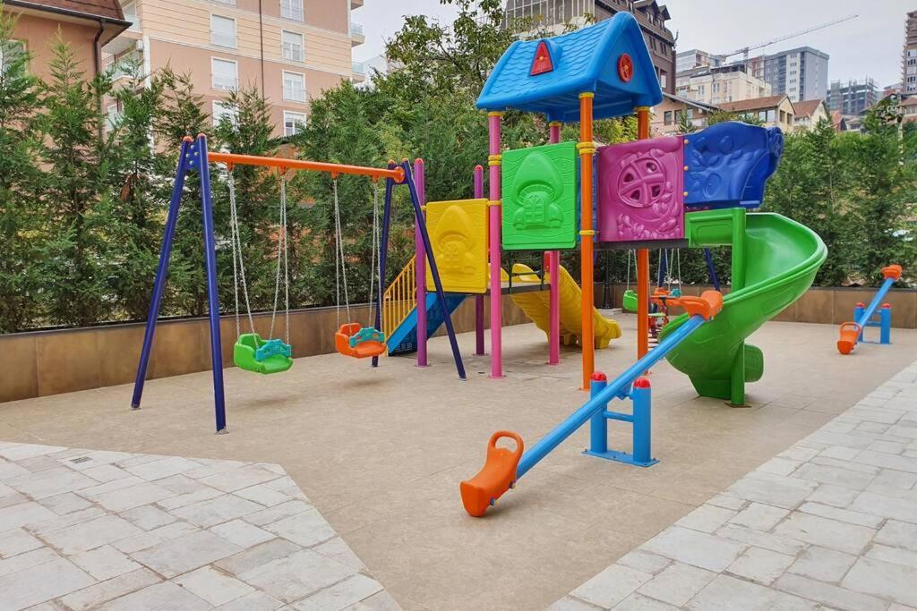 Luxury Green Apartment Pristina Exterior foto